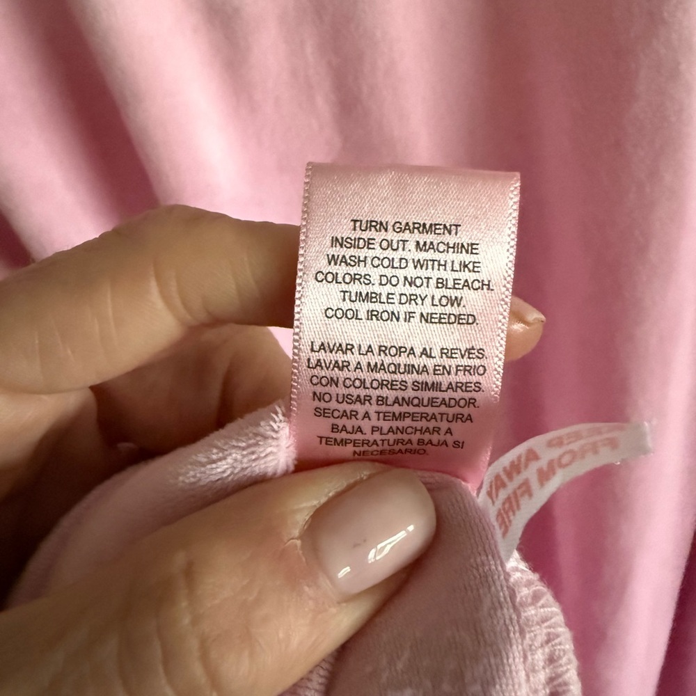 Juicy Couture Pink Sleepwear Top with Black Logo - Picture 6 of 6